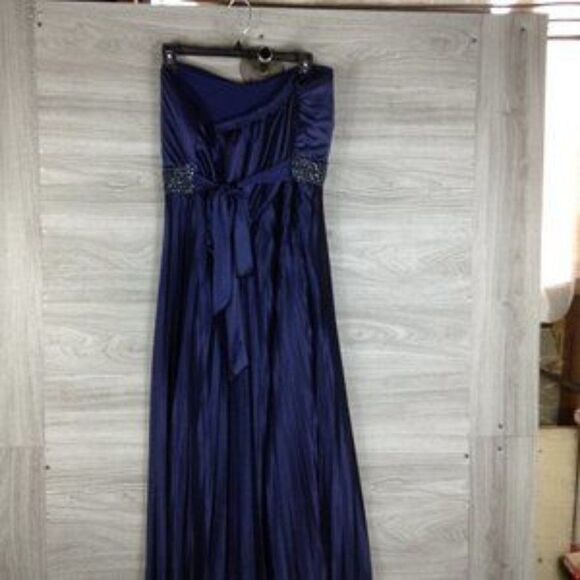 City Chic Midnight Strapless Pleated Maxi dress size 20 - Picture 3 of 7